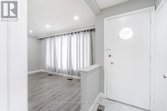 30 Gunton Dr in Toronto, ON - Building Photo - Building Photo