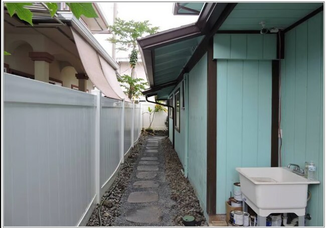 1047 7th Ave in Honolulu, HI - Building Photo - Building Photo