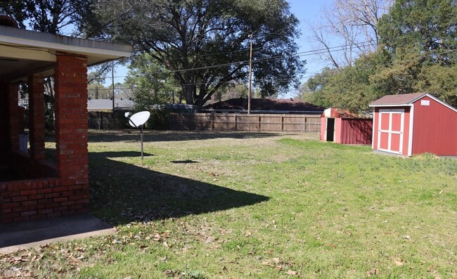 1003 Cinderella Ct in Alexandria, LA - Building Photo - Building Photo