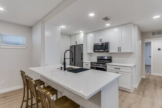 2805 Sandage Ave in Fort Worth, TX - Building Photo - Building Photo