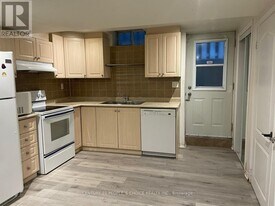 6993 Amour Terrace in Mississauga, ON - Building Photo