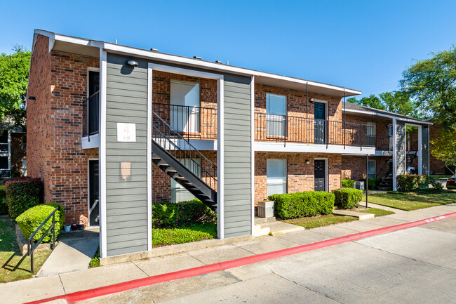 Creekstone in Dallas, TX - Foto de edificio - Building Photo