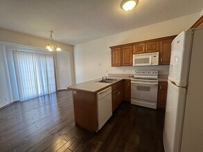 2337 W Chesterfield St in Springfield, MO - Building Photo - Building Photo