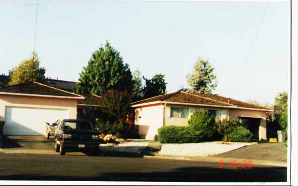 1091-1093 El Cerrito Ct in Santa Rosa, CA - Building Photo