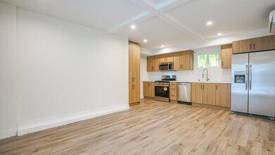 6112 Saturn St in Los Angeles, CA - Building Photo - Building Photo