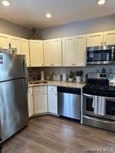 74 Prospect St in Huntington, NY - Building Photo - Building Photo