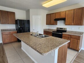 1738 Savannah Ln in Port Orange, FL - Building Photo - Building Photo