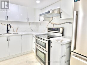 19 Rice Dr in Whitby, ON - Building Photo - Building Photo