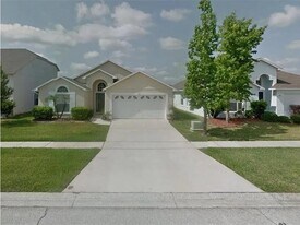 683 Eagle Pointe S in Kissimmee, FL - Building Photo