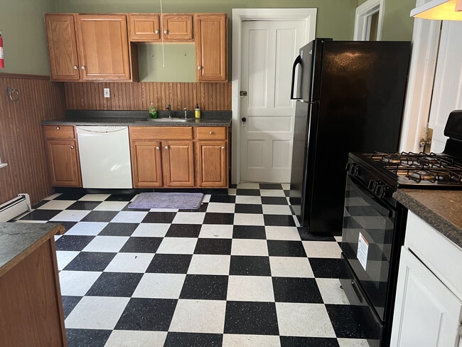 78 Callodine Ave, Unit Upper