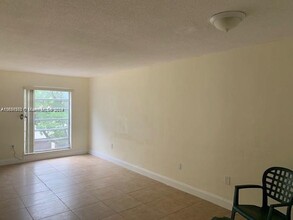 1650 S Le Jeune Rd in Miami, FL - Building Photo - Building Photo