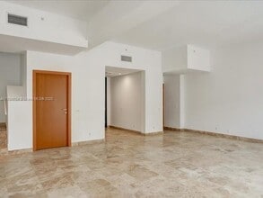 9499 Collins Ave in Surfside, FL - Building Photo - Building Photo