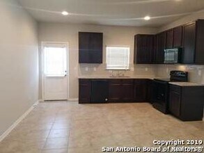 7347 Braes in San Antonio, TX - Building Photo - Building Photo