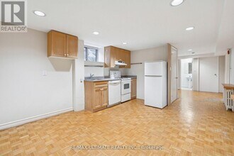 12 Foxbar Rd in Toronto, ON - Building Photo - Building Photo