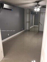 637 Executive Center Dr in West Palm Beach, FL - Building Photo - Building Photo