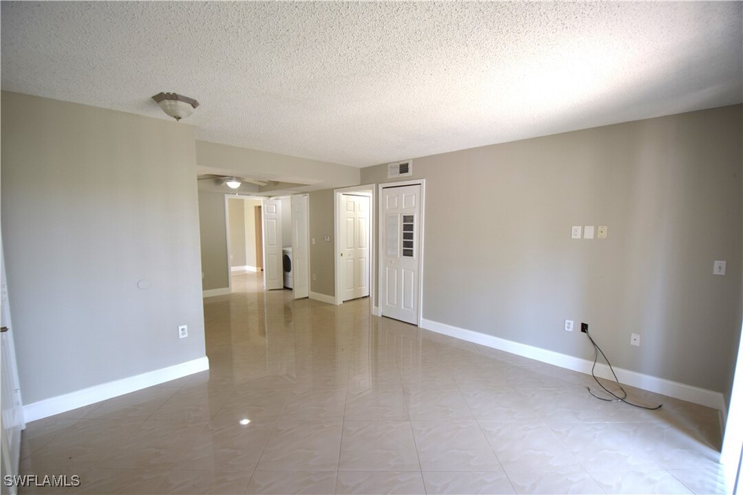 3405 Winkler Ave in Ft. Myers, FL - Building Photo