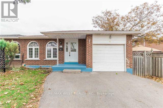 82 Marchbank Crescent in Brampton, ON - Building Photo