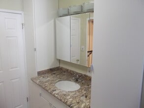 1239 W Rosecrans Ave, Unit 47 in Gardena, CA - Foto de edificio - Building Photo