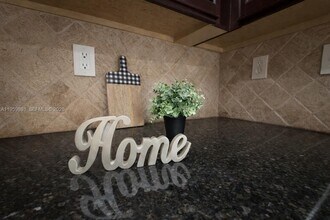 8-25 NW 14th Pl in Miami Gardens, FL - Building Photo - Building Photo