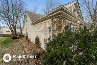 4303 Bay Pointe Dr in Louisville, KY - Building Photo - Building Photo