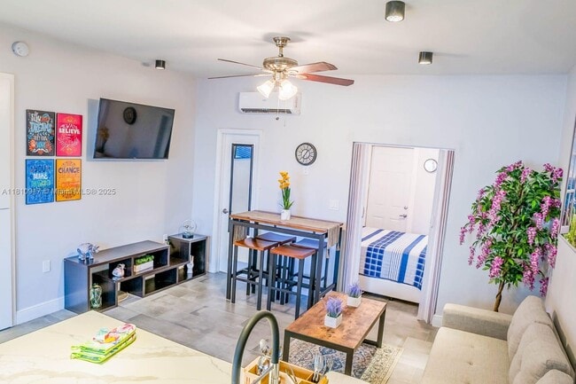 824 NE 4th St in Fort Lauderdale, FL - Building Photo - Building Photo