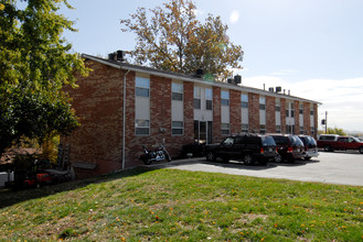 Mound City Apartments in Riverside, MO - Building Photo - Building Photo