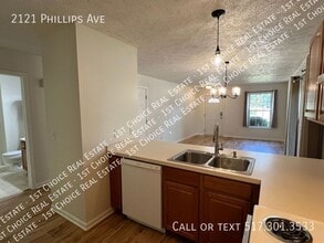 2121 Phillips Ave in Holt, MI - Building Photo - Building Photo