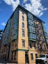 106 Myrtle St, Unit 10 in Boston, MA - Building Photo