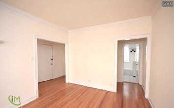 524 W Surf St-Unit -02N in Chicago, IL - Building Photo - Building Photo