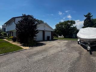 17 Shelley Dr in Massapequa, NY - Foto de edificio - Building Photo