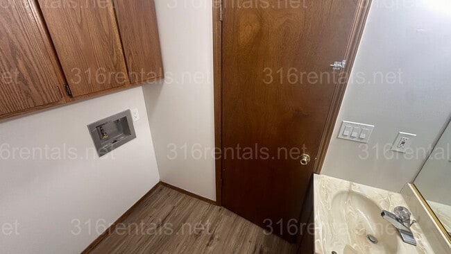 3210 S Handley St in Wichita, KS - Building Photo - Building Photo