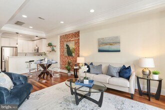 1435 Euclid St NW, Unit 3 in Washington, DC - Foto de edificio - Building Photo