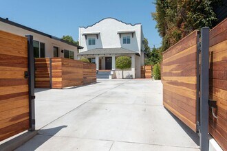 2215 Elsinore St in Los Angeles, CA - Building Photo - Building Photo