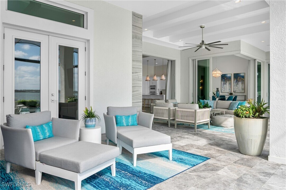 19053 WildBlue Blvd in Miromar Lakes, FL - Foto de edificio