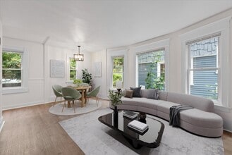 2026 E Kenilworth Pl, Unit 1 in Milwaukee, WI - Building Photo - Building Photo