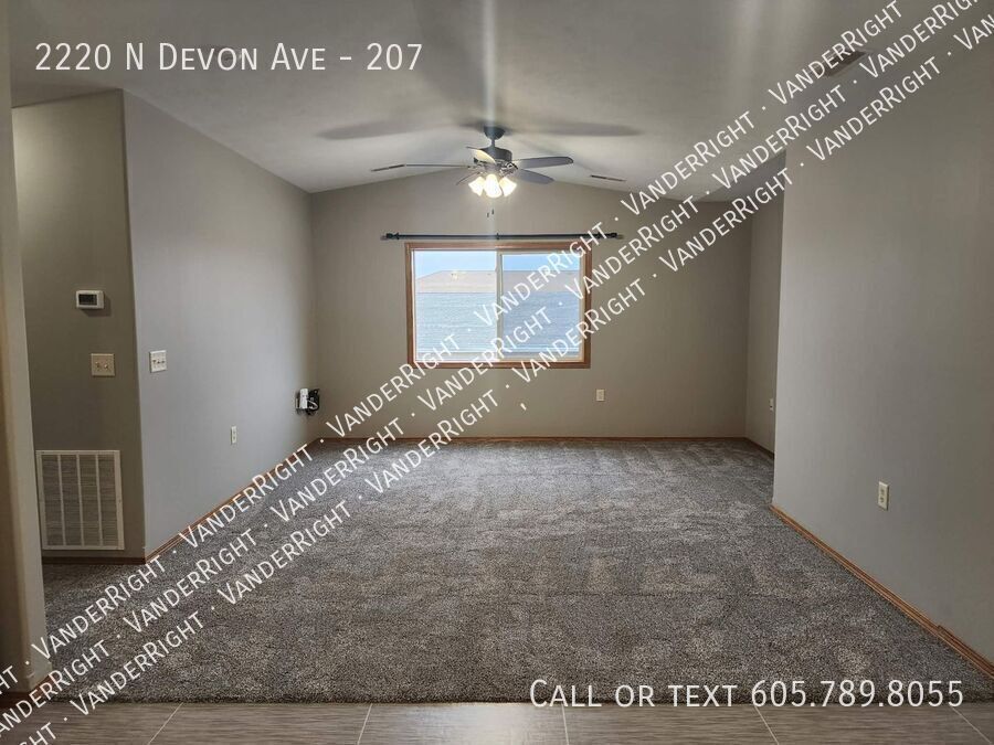 2220 Devon Ave in Tea, SD - Building Photo