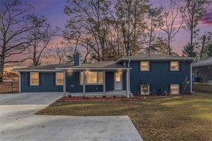 187 Hamilton E Holmes Dr NW in Atlanta, GA - Building Photo