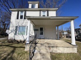 815 Evergreen St SE in Grand Rapids, MI - Building Photo