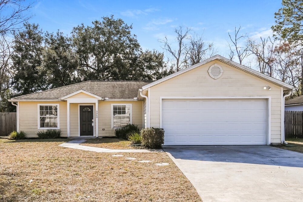 9060 Castle Rock Dr in Jacksonville, FL - Building Photo