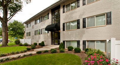 The Milano in Oxon Hill, MD - Foto de edificio - Building Photo