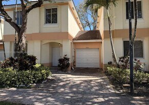 6542 Hidden Cove Dr in Davie, FL - Building Photo