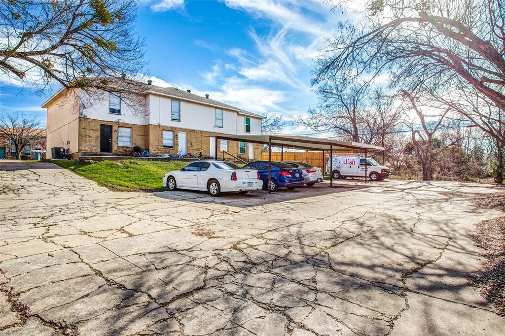 3838 Coates Cir in Benbrook, TX - Foto de edificio