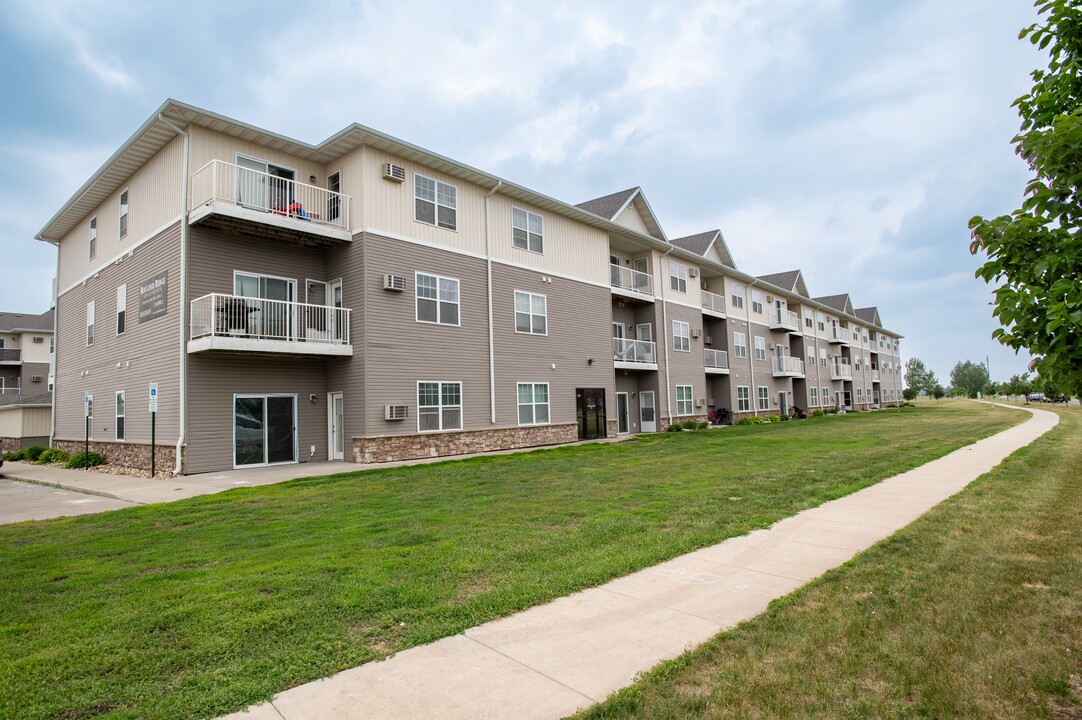 Boulder Ridge Apartments in Fargo, ND - Foto de edificio