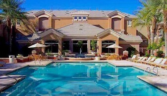 4455 E Paradise Vlg Pkwy S in Phoenix, AZ - Building Photo