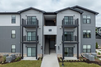 Hearthstone at Autumn Hollow in Wentzville, MO - Foto de edificio - Building Photo