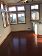 5025 36th Ave SW in Seattle, WA - Building Photo - Building Photo