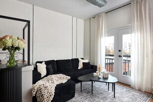 403 E 33rd St in Charlotte, NC - Building Photo