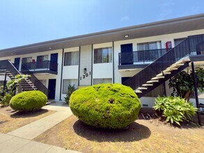 1301 Michigan Ave in Santa Monica, CA - Foto de edificio - Building Photo