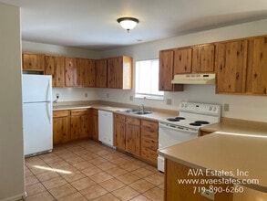 246 W Coral Dr in Pueblo West, CO - Building Photo - Building Photo