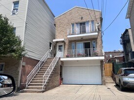 406 5th St in Union City, NJ - Building Photo